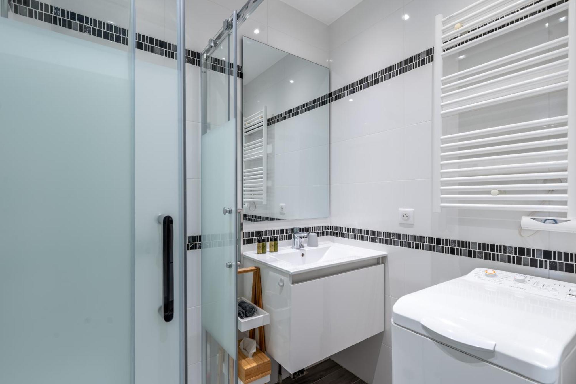 Fabuleux Appartement 2 Personnes Au Coeur De Menton, Climatise Et Proche Gares Routiere Et Sncf ภายนอก รูปภาพ