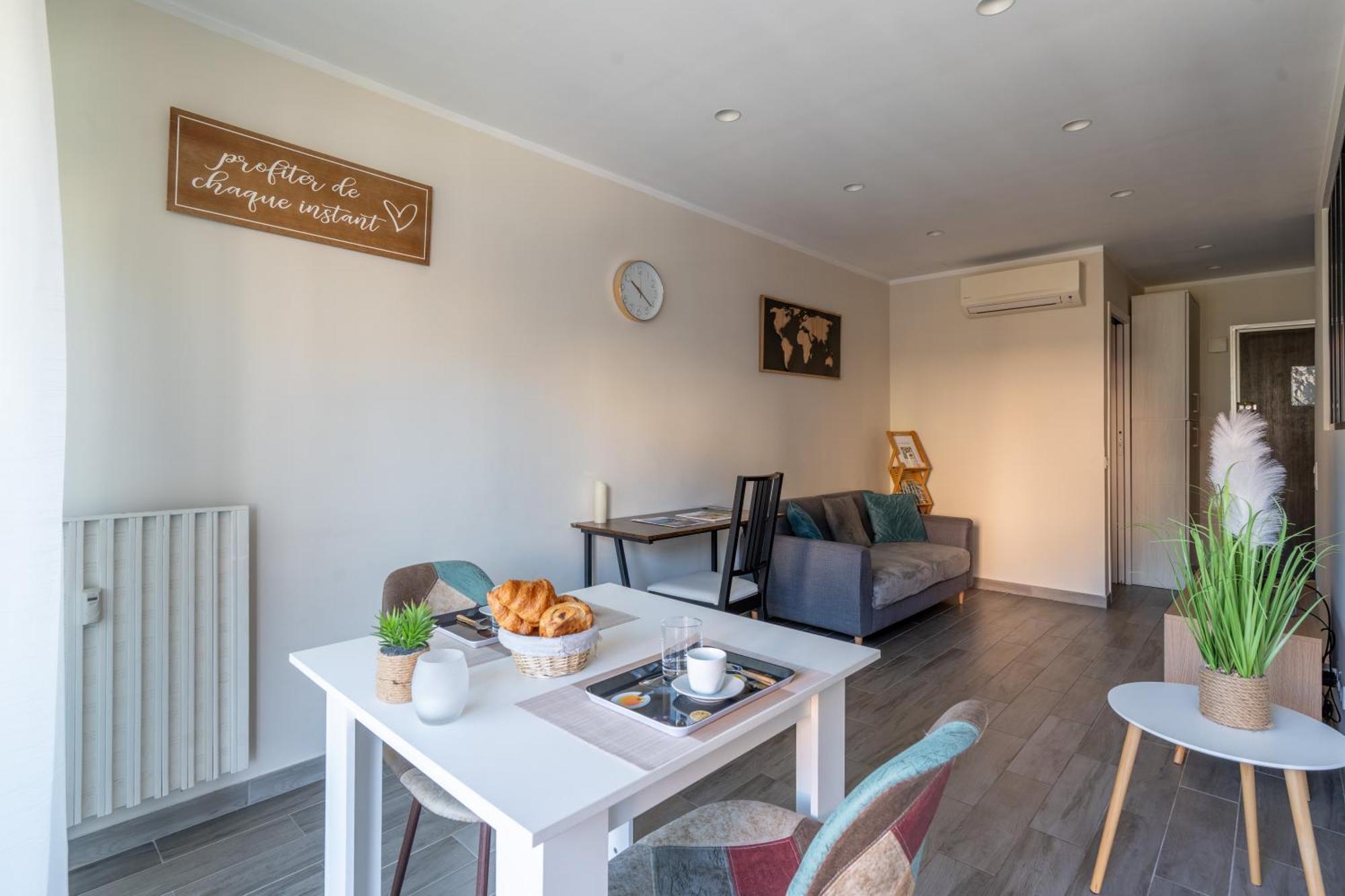 Fabuleux Appartement 2 Personnes Au Coeur De Menton, Climatise Et Proche Gares Routiere Et Sncf ภายนอก รูปภาพ