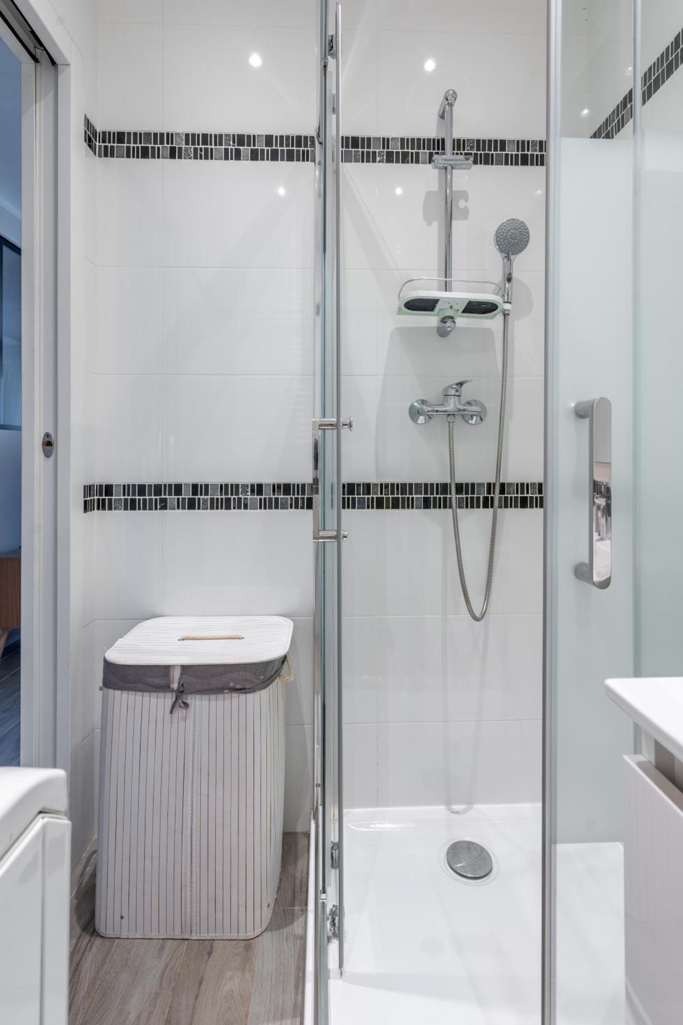 Fabuleux Appartement 2 Personnes Au Coeur De Menton, Climatise Et Proche Gares Routiere Et Sncf ภายนอก รูปภาพ