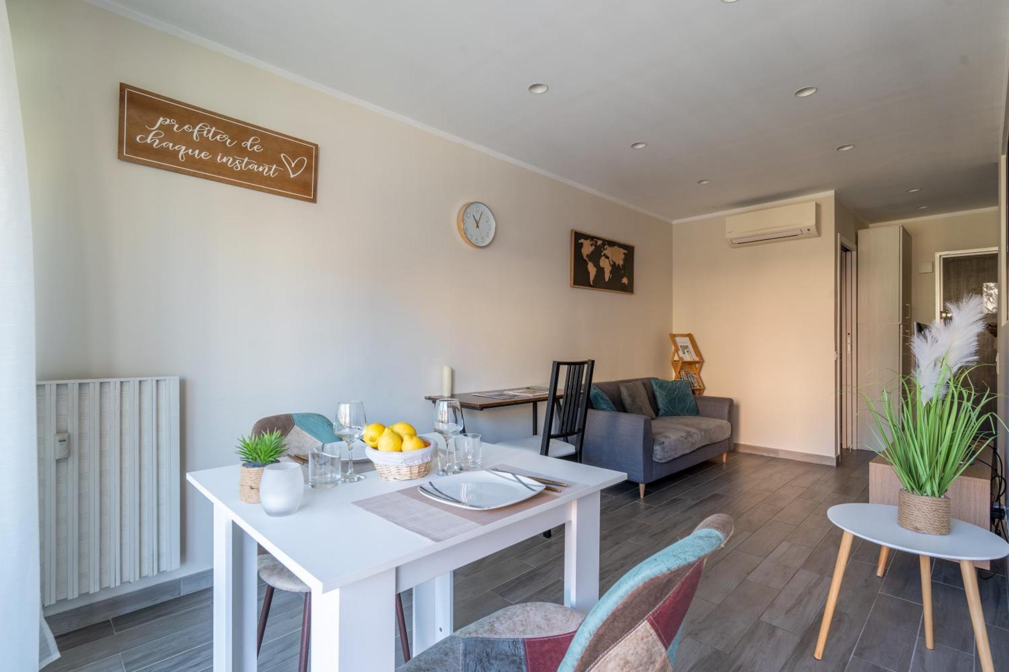 Fabuleux Appartement 2 Personnes Au Coeur De Menton, Climatise Et Proche Gares Routiere Et Sncf ภายนอก รูปภาพ