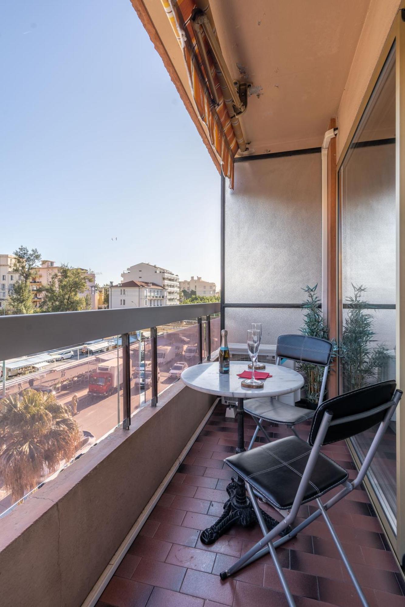 Fabuleux Appartement 2 Personnes Au Coeur De Menton, Climatise Et Proche Gares Routiere Et Sncf ภายนอก รูปภาพ