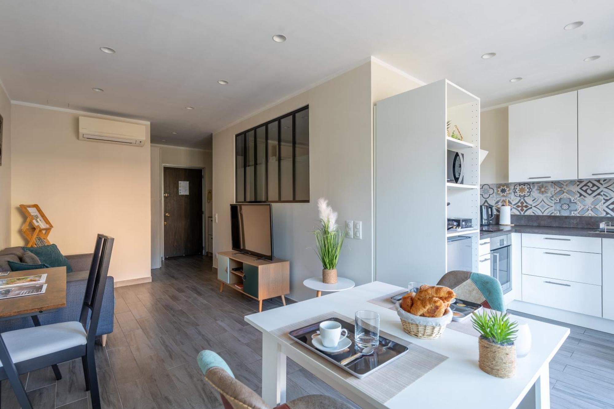 Fabuleux Appartement 2 Personnes Au Coeur De Menton, Climatise Et Proche Gares Routiere Et Sncf ภายนอก รูปภาพ