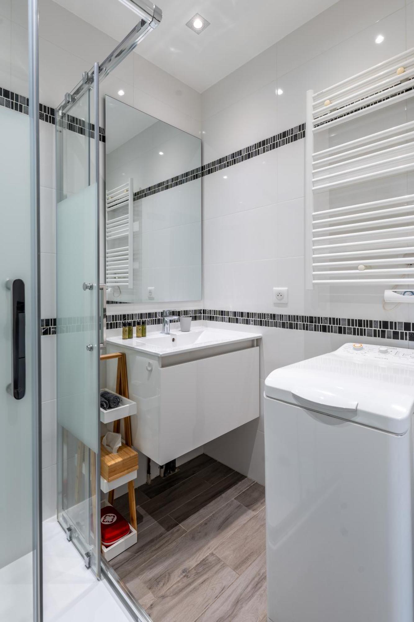 Fabuleux Appartement 2 Personnes Au Coeur De Menton, Climatise Et Proche Gares Routiere Et Sncf ภายนอก รูปภาพ