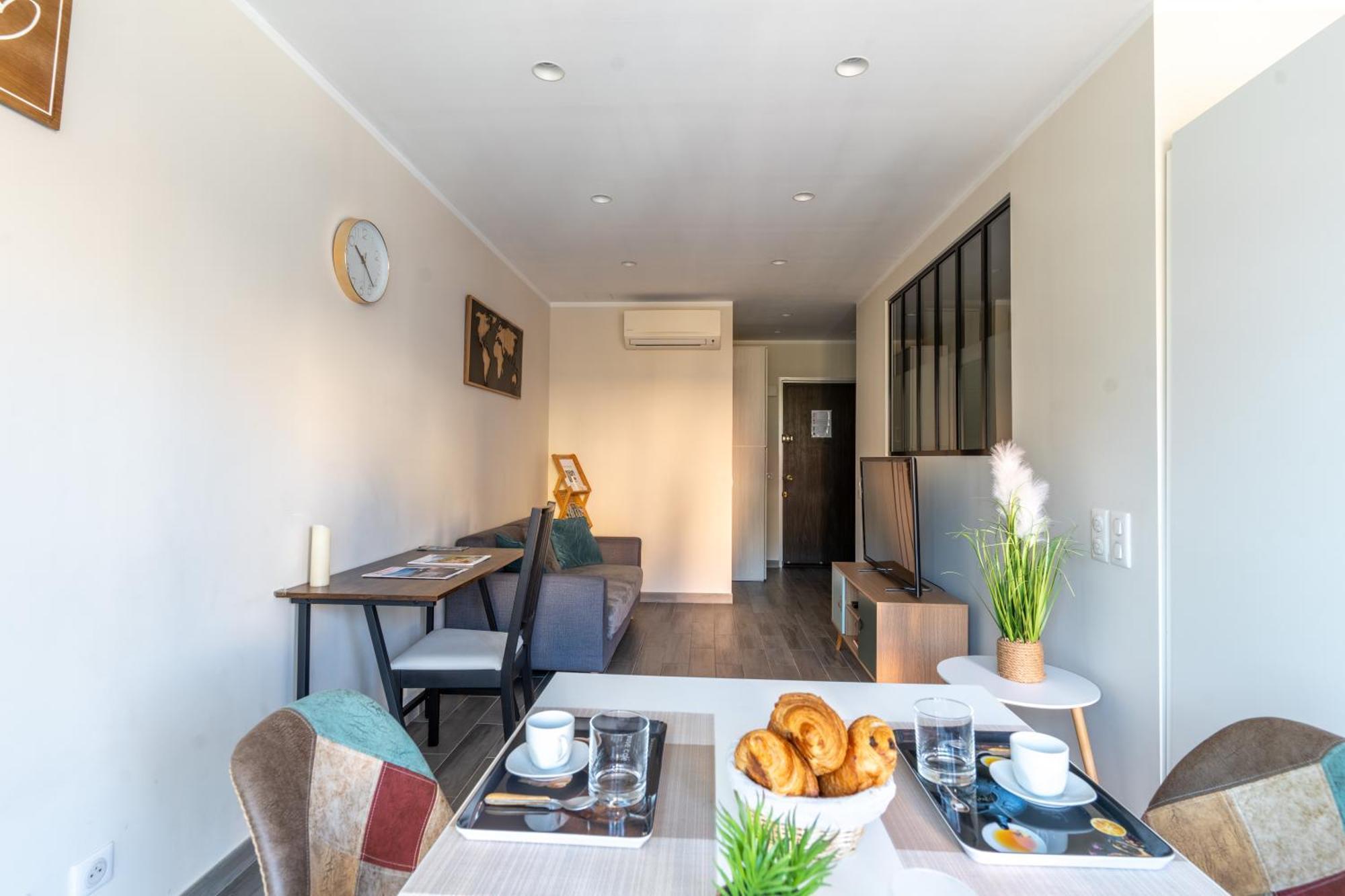 Fabuleux Appartement 2 Personnes Au Coeur De Menton, Climatise Et Proche Gares Routiere Et Sncf ภายนอก รูปภาพ