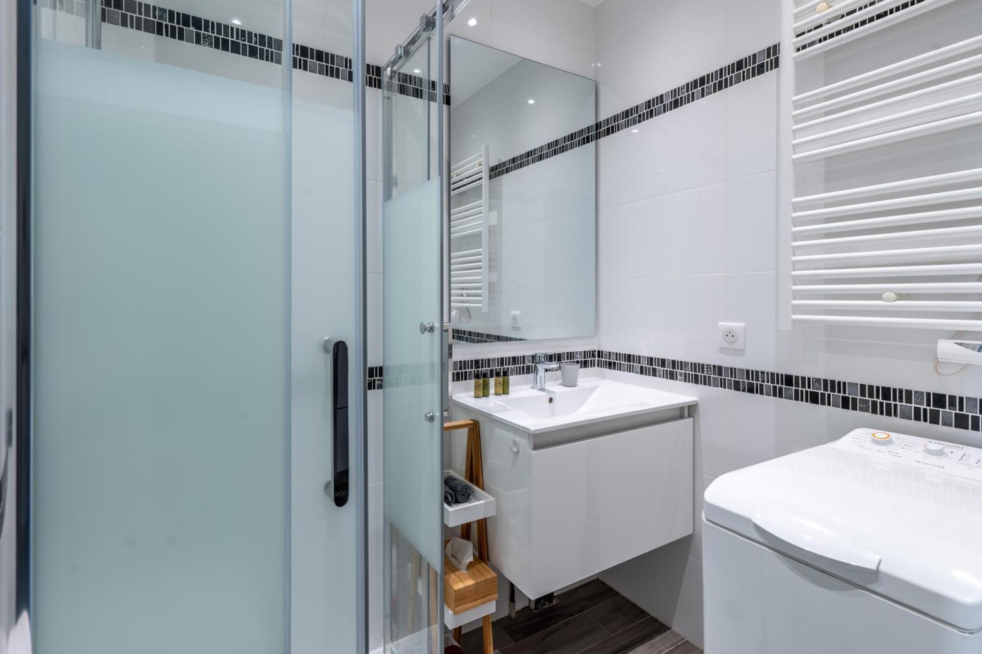 Fabuleux Appartement 2 Personnes Au Coeur De Menton, Climatise Et Proche Gares Routiere Et Sncf ภายนอก รูปภาพ